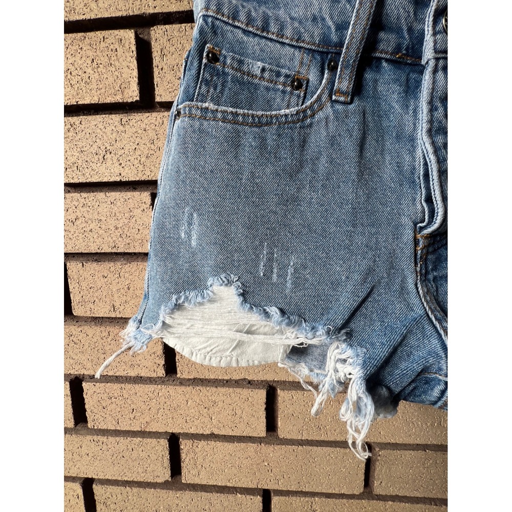 LINCOLN OUTFITTERS Size4 Blue Denim High Rise Distressed Jean Shorts Button Fly - Picture 4 of 6
